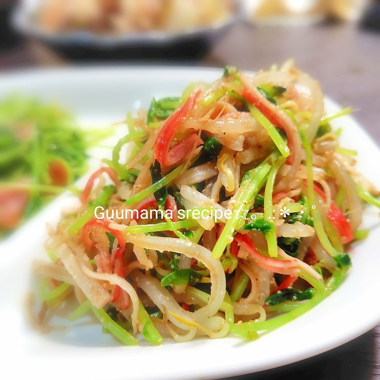 レンジで簡単♡甘みが美味♡もやしと豆苗のごま和え