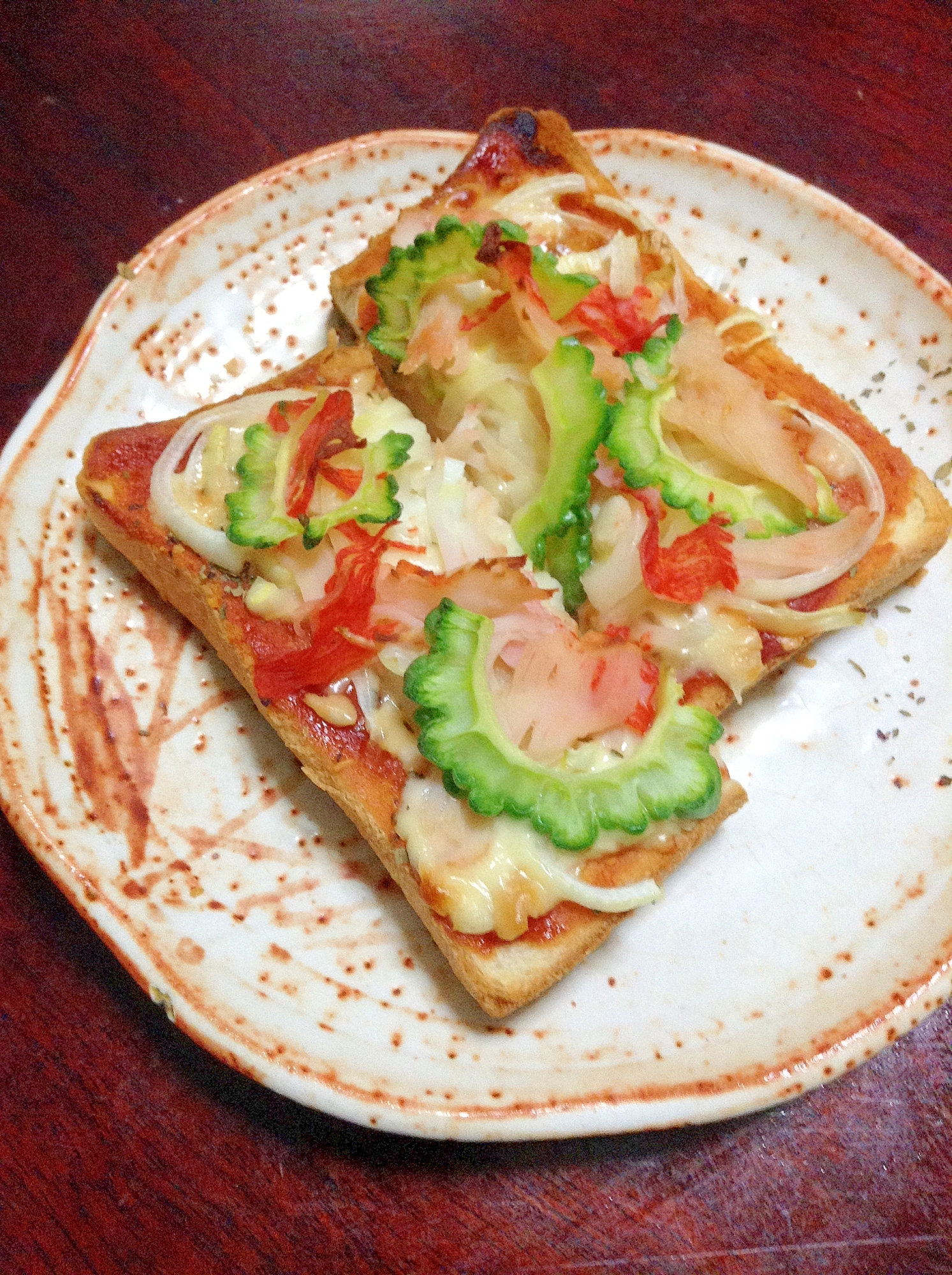 ゴーヤとカニカマのピザトースト 今日の献立 レシピ 作り方 By とりあえず乾杯 楽天レシピ