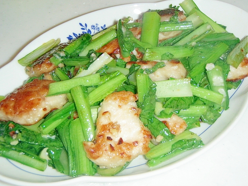 小松菜と鶏むね肉のガーリック塩麹炒め