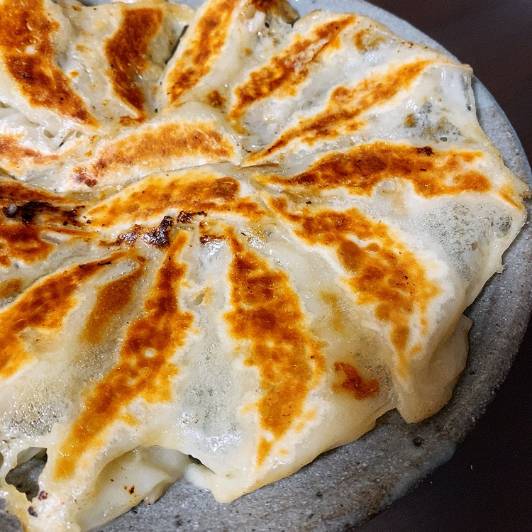 海老が決め手！我が家自慢の焼き餃子