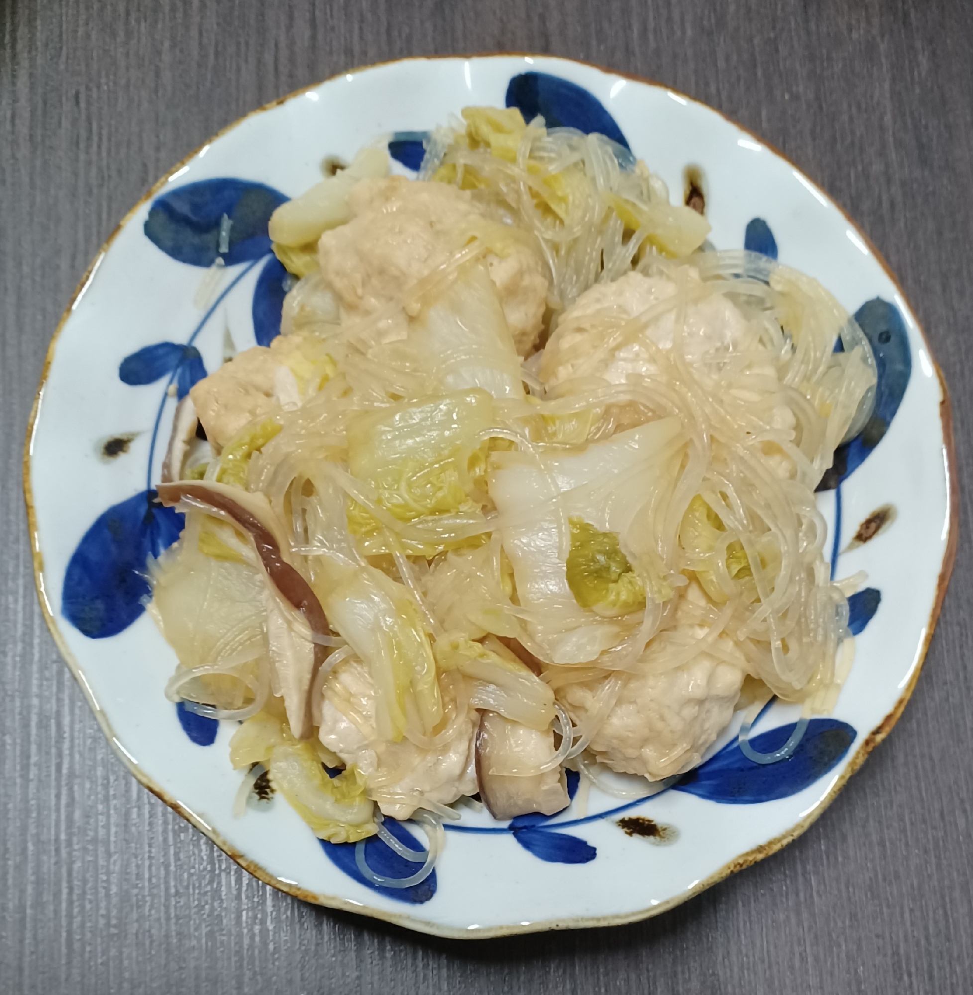 ☆白菜と椎茸と鶏団子と中華春雨煮☆