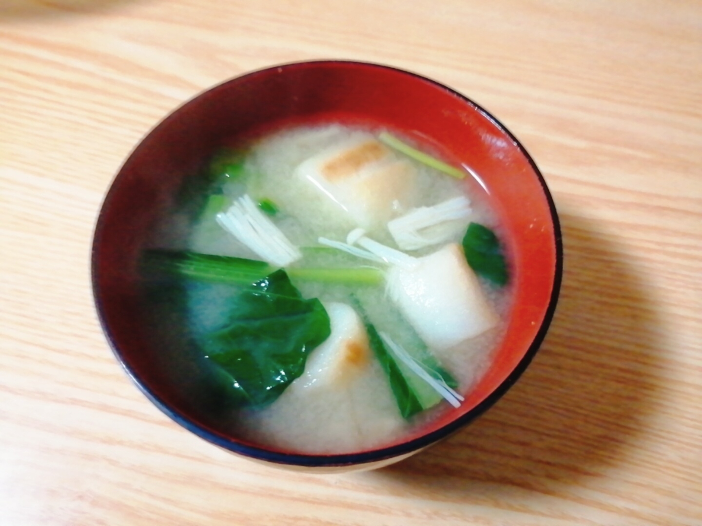 小松菜とえのきと麩の味噌汁