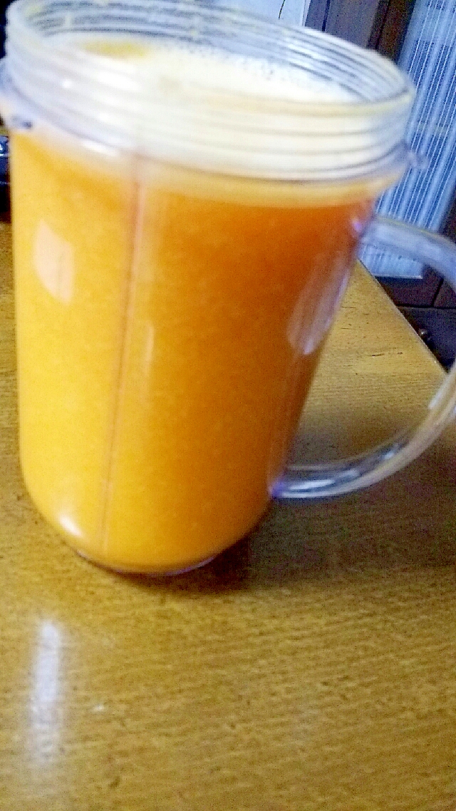 オレンジとりんごのジュース