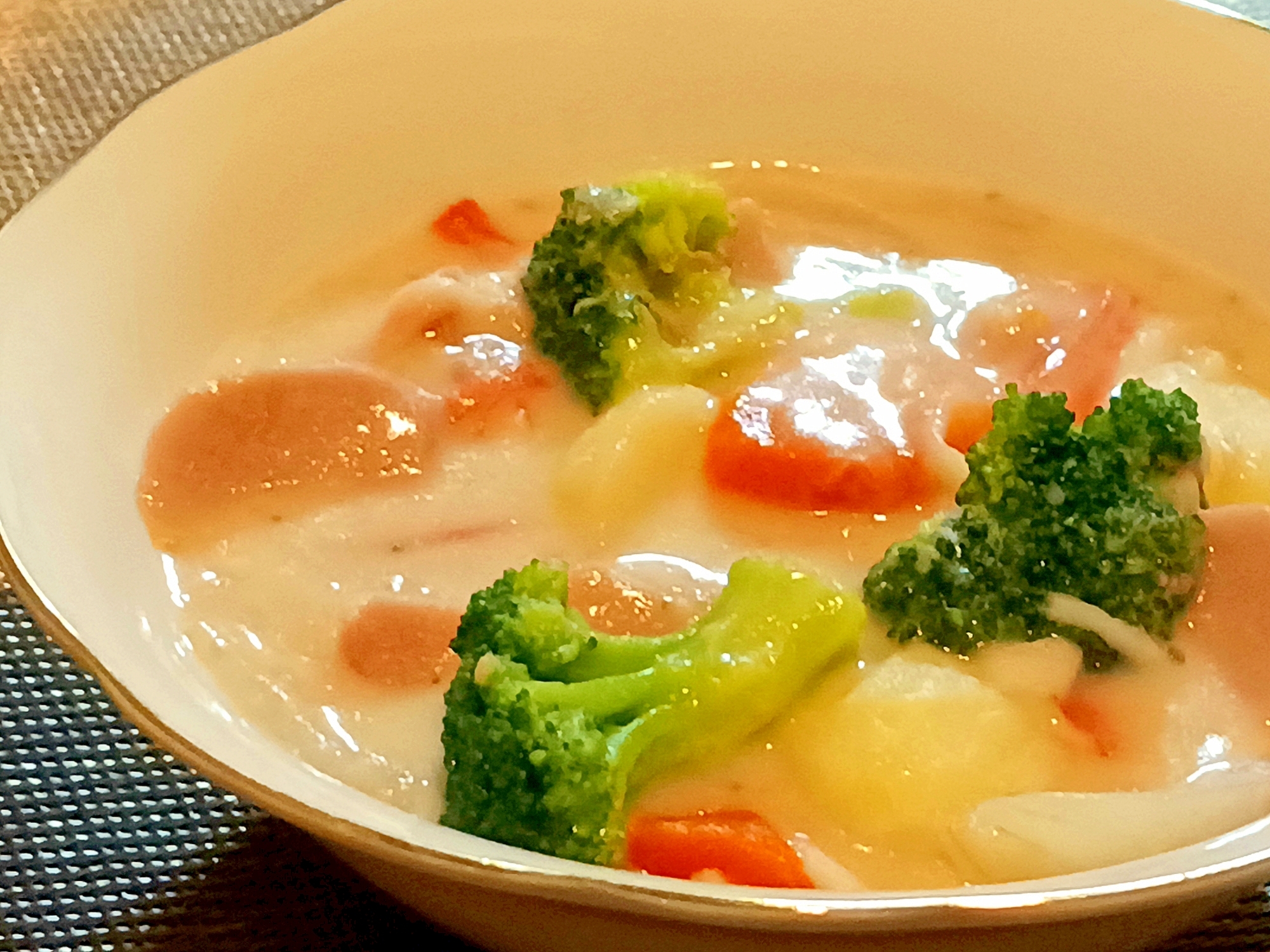 魚肉ソーセージで☆魚介のうまみクリームシチュー