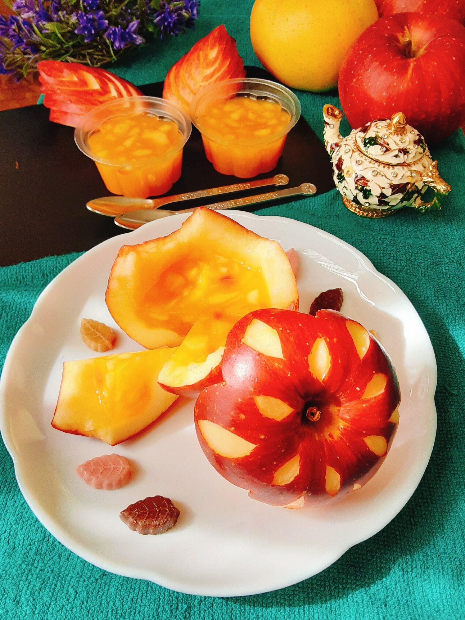 びっくり!?りんご丸ごと使った豪華なデザート