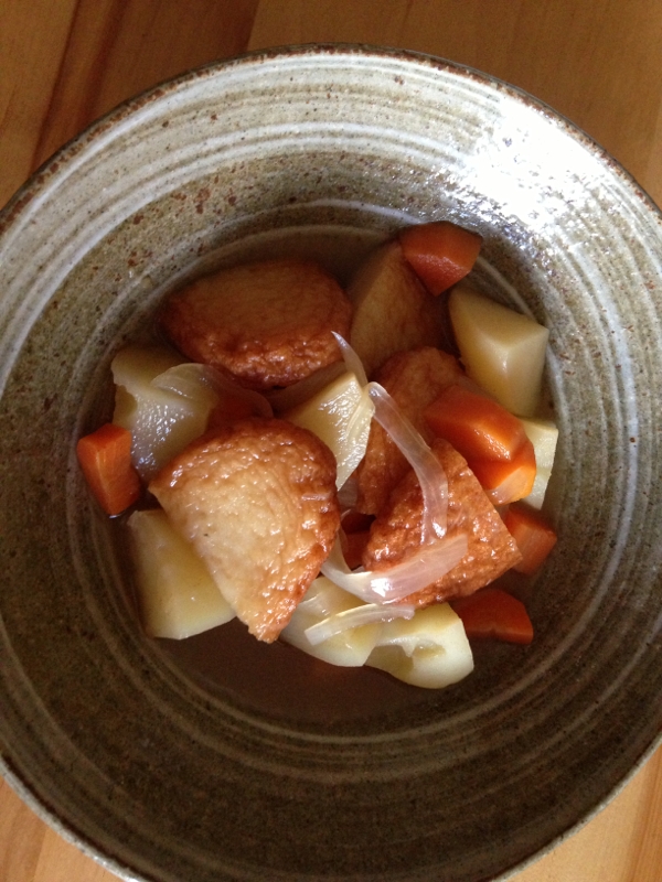 揚げかまぼことじゃがいもの煮物