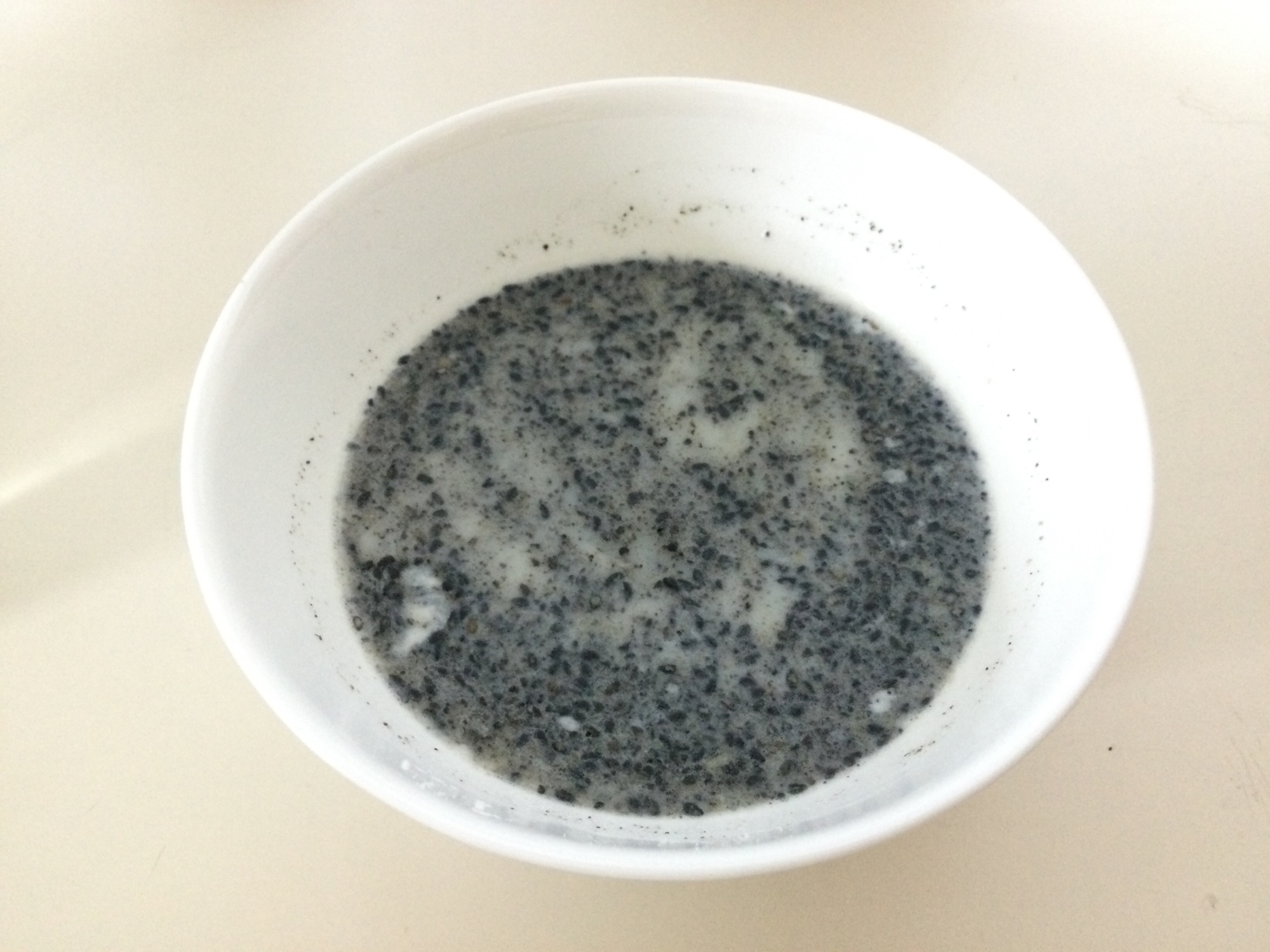 くず湯と片栗粉で作る黒ごまプリン　　　　レンジで！