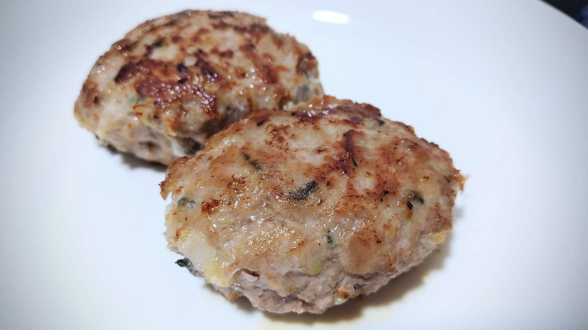 こんぶだしが隠し味⚝ふわふわポークバーグ