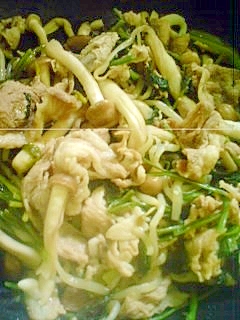 シメジとほうれん草の炒め物