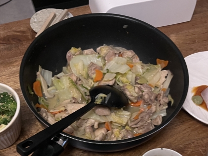 【ご飯が進む】鶏肉と白菜の生姜炒め【簡単】