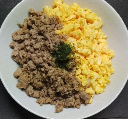 初心者でも簡単にできる　鶏そぼろ丼　弁当にも!!
