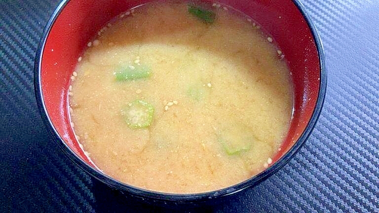 素朴飯『オクラと納豆の味噌汁』