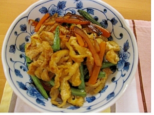 油揚げと野菜の炒め物