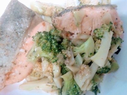 ピリ辛久々に作ったので新鮮でした。鮭ととっても合いますね♡美味しいレシピありがとうございます。