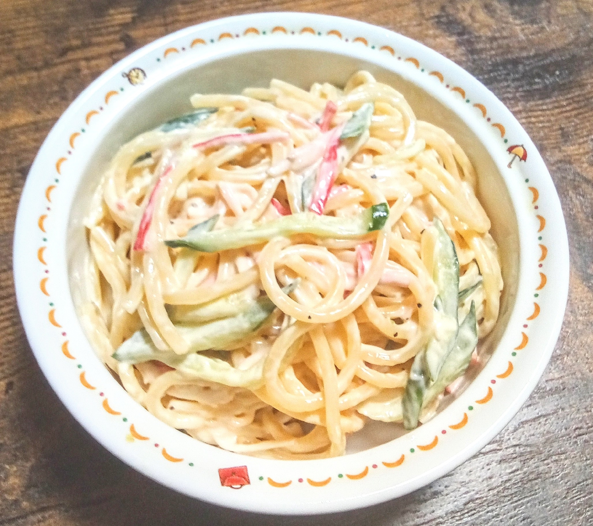 今日は、カニカマきゅうりDeパスタサラダ