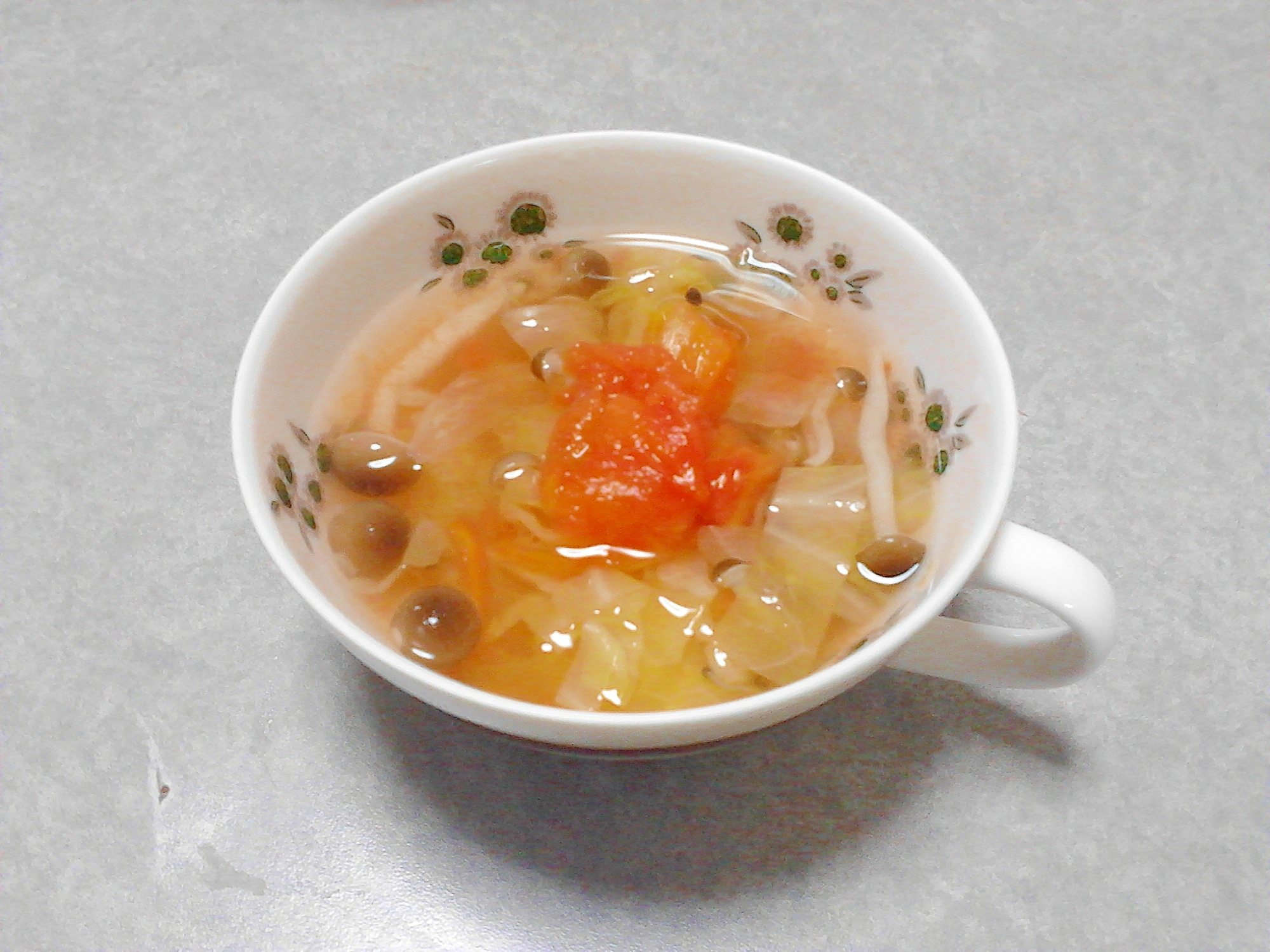 トマト入り野菜スープ