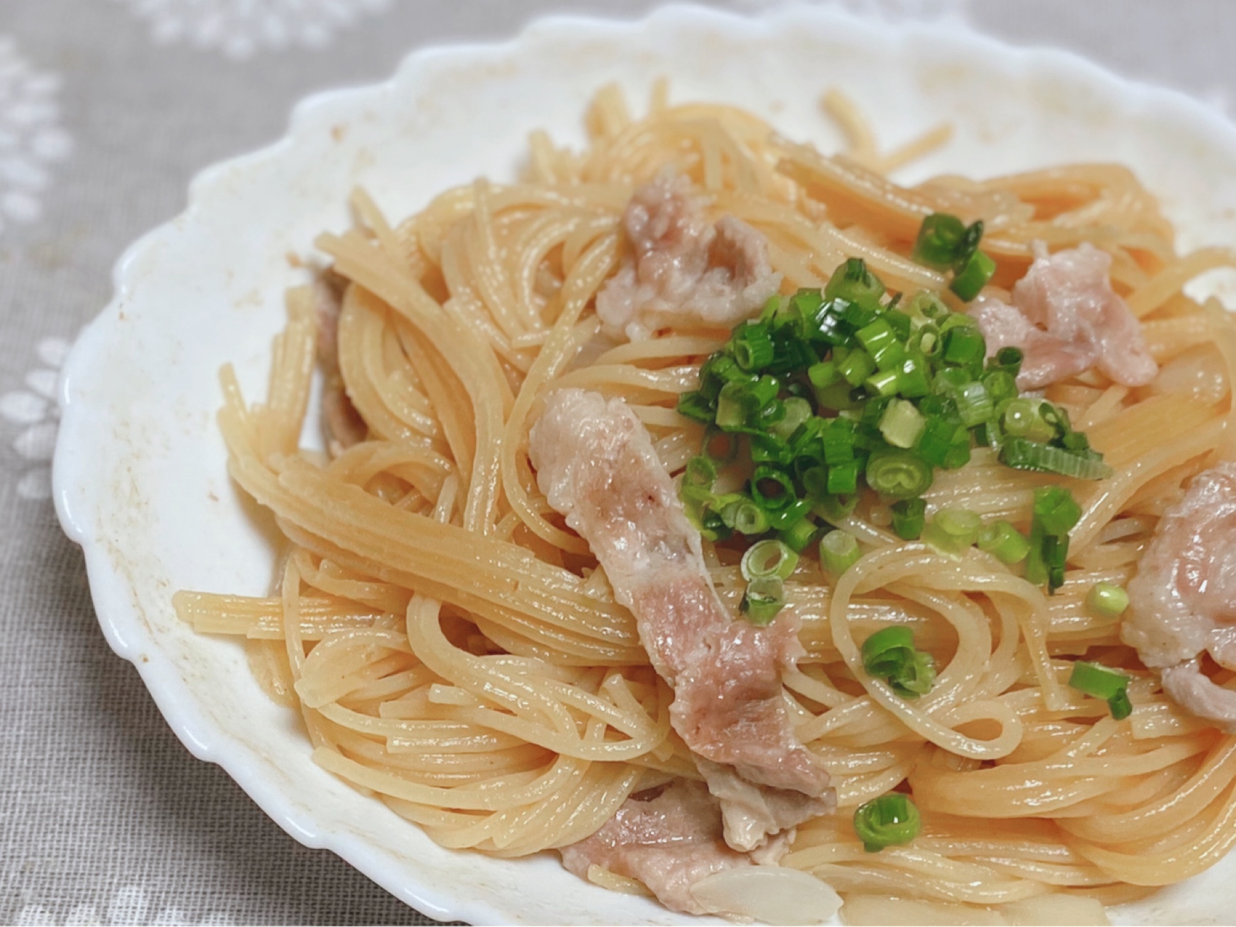 レンジで一瞬！豚肉バター醤油パスタ