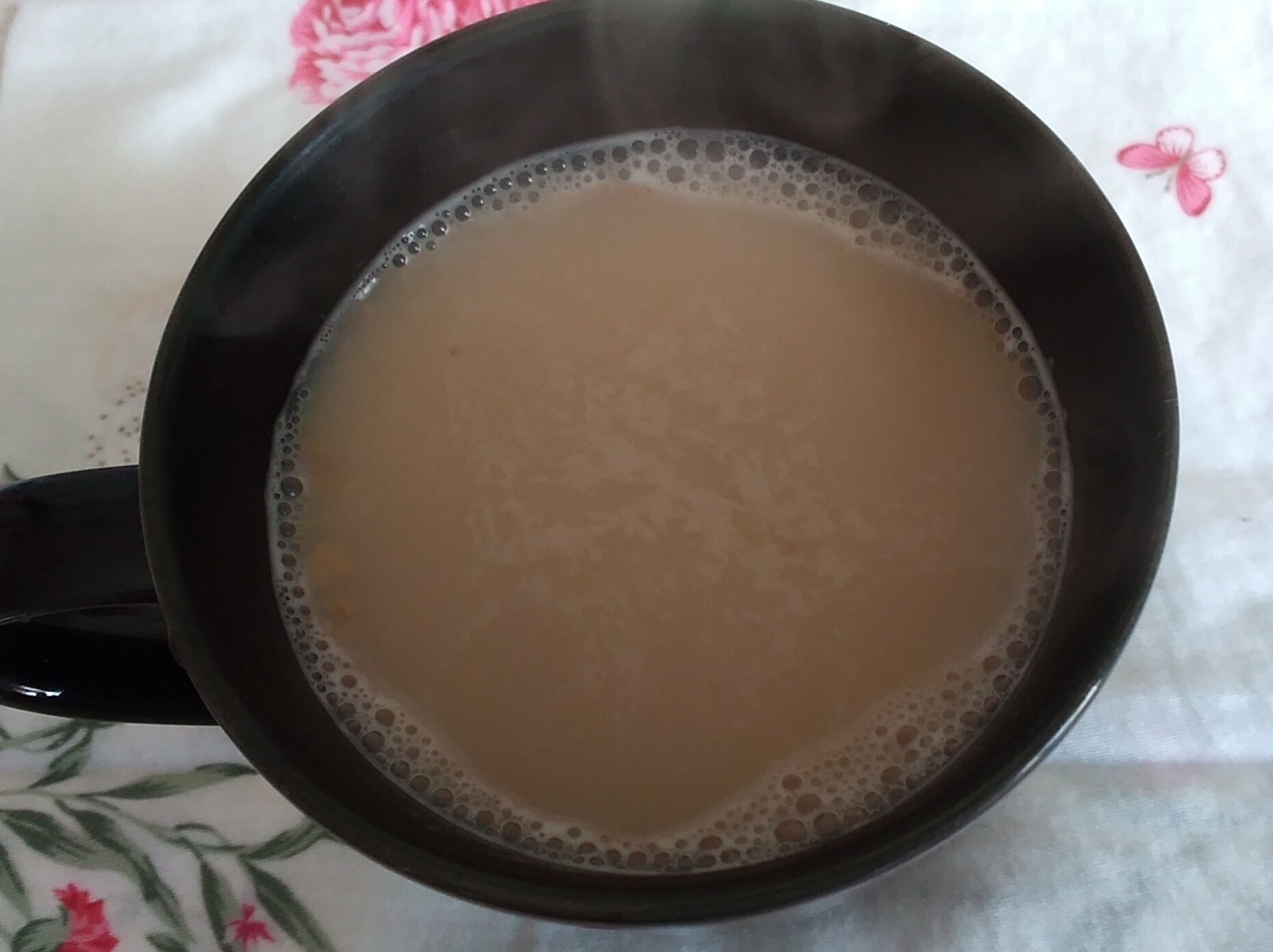 たんぽぽ茶の豆乳ミルクティー。味噌入り♪