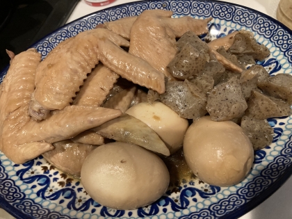 味が染みて美味しい♪手羽先の煮物