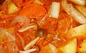 暖まるトマト鍋