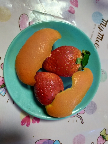 イチゴとオレンジで美味しかったです(*´∇`)ﾉビタミンたっぷりシミ対策笑笑