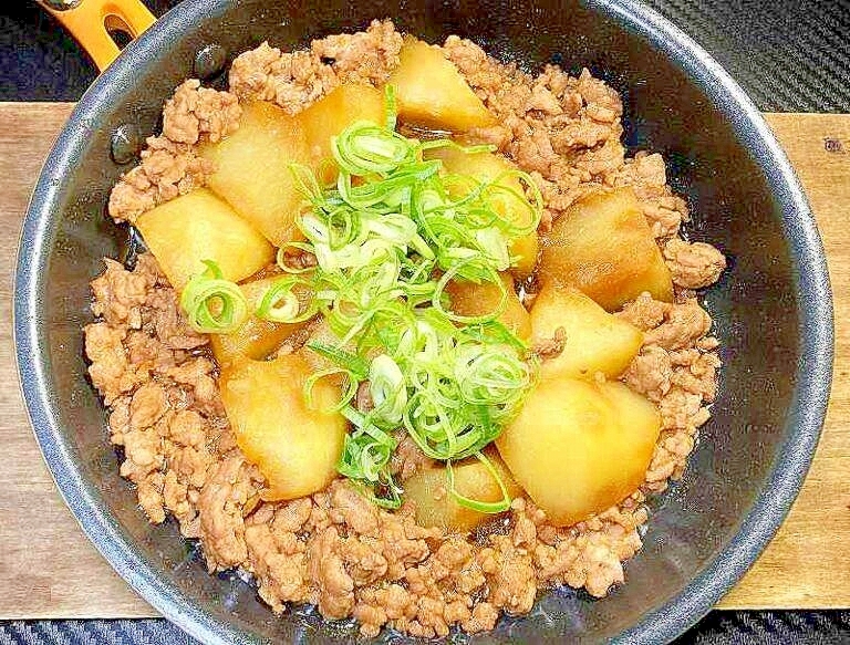 【素朴飯】冷凍ポテトのそぼろ煮