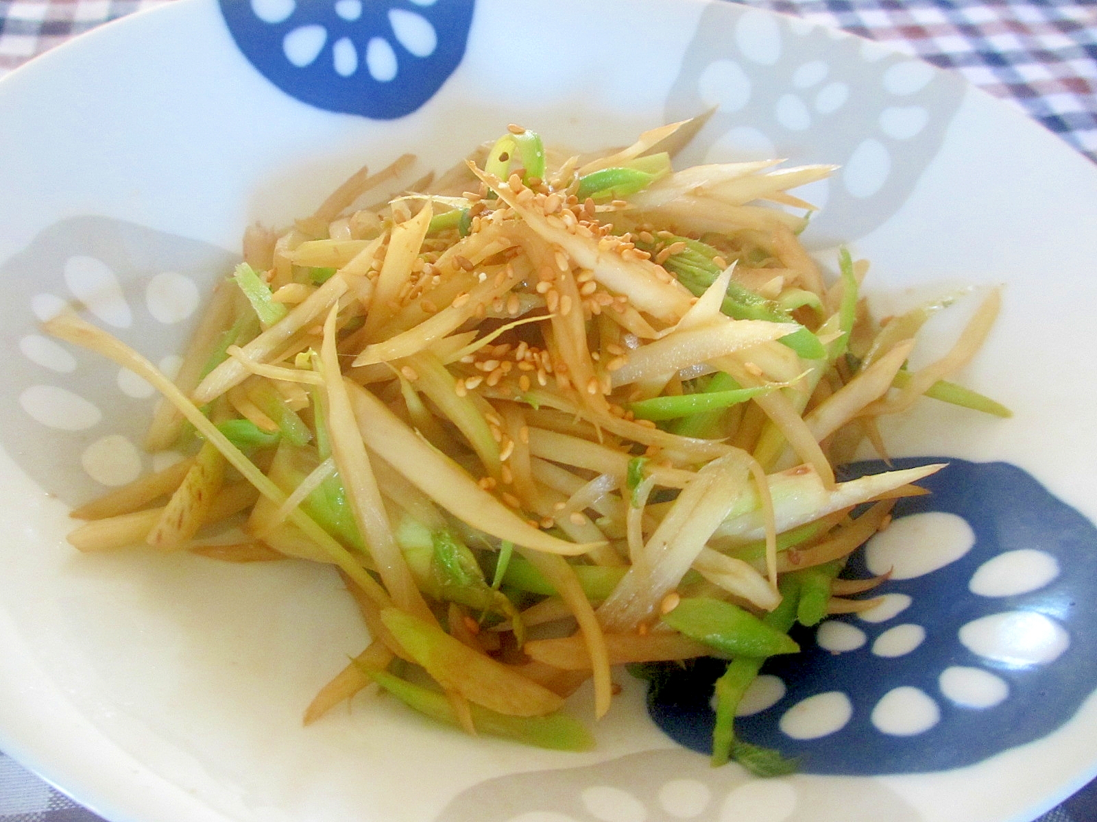 ウドの醤油炒め