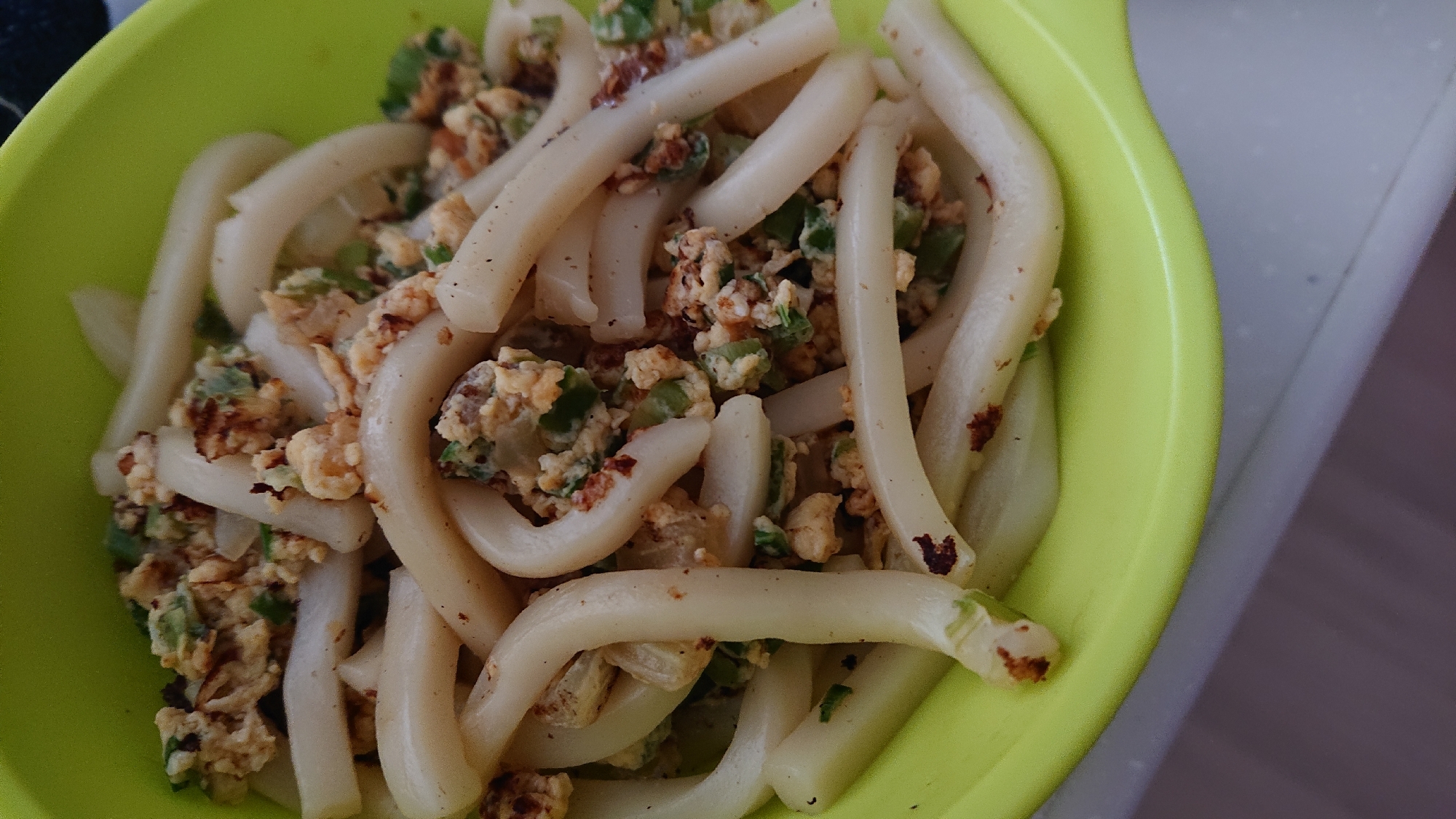 子供用ニラの炒りたまうどん