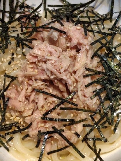 簡単ランチ！ごま油香る海苔ツナ冷やしうどん