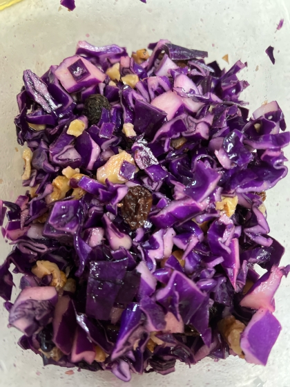 紫キャベツとナッツのデリ風サラダ