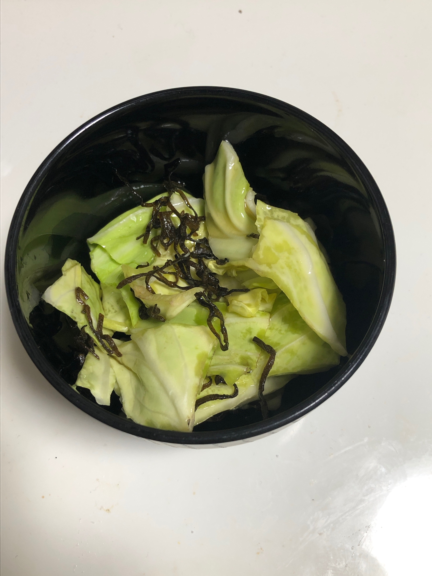 1度食べたらやみつきキャベツの塩昆布！