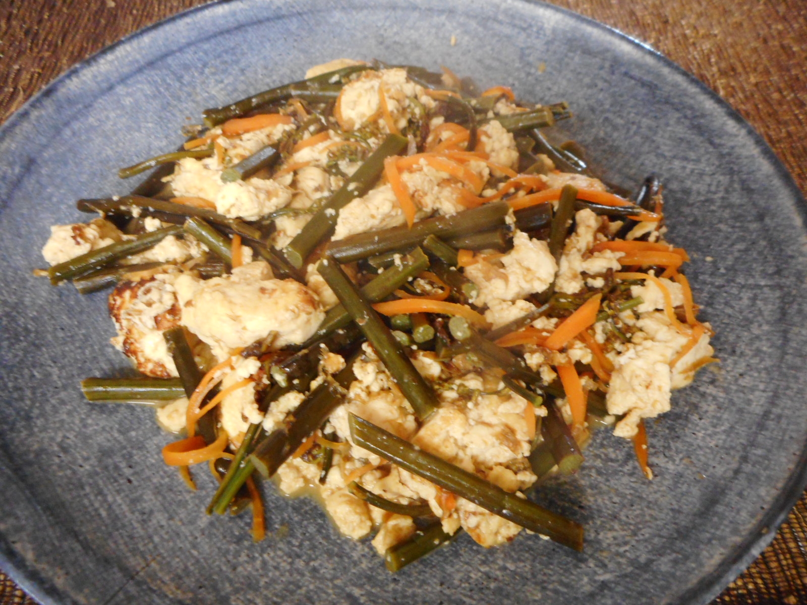 ワラビと豆腐の炒め煮