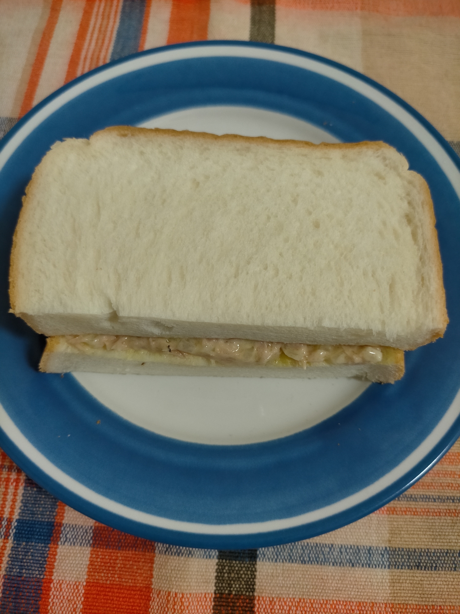 シーチキン玉ねぎマヨサンドイッチ