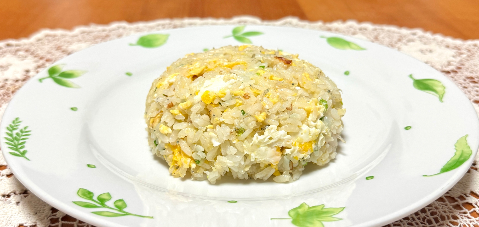 ちりめんじゃこと青ねぎとちくわと卵の☆チャーハン