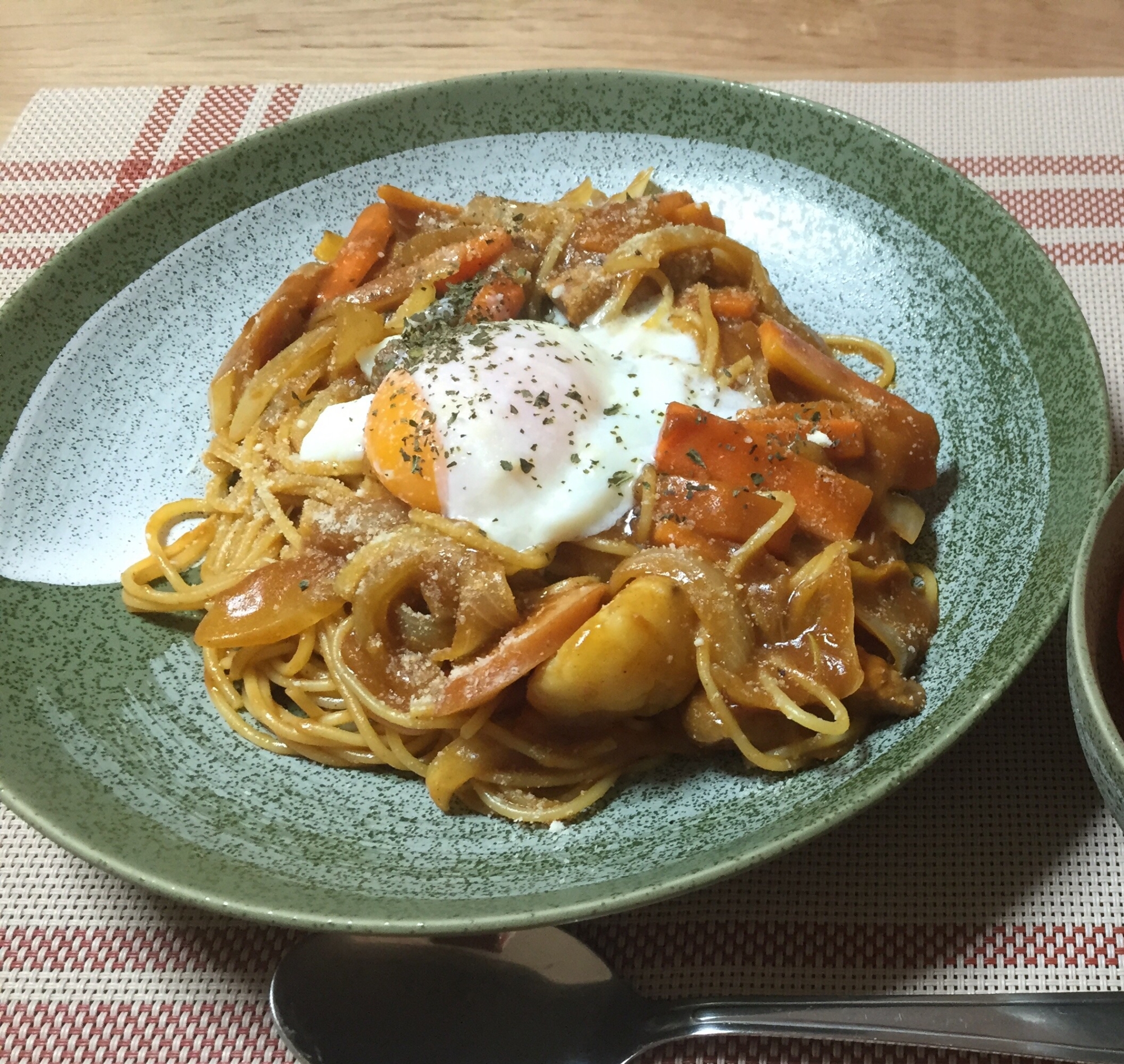 余ったカレーでアレンジ！チーズカレーパスタ