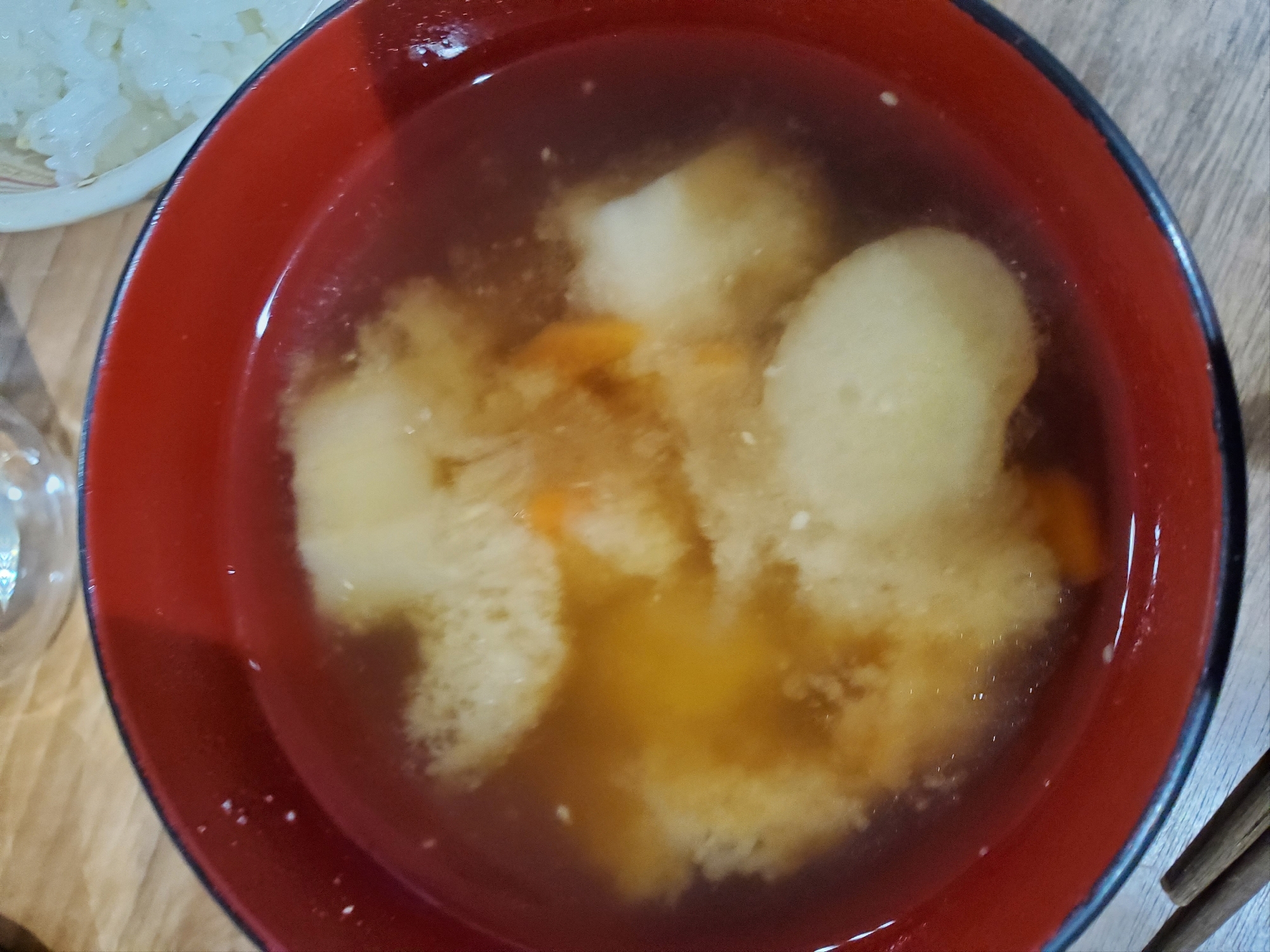 人参、お麩の味噌汁