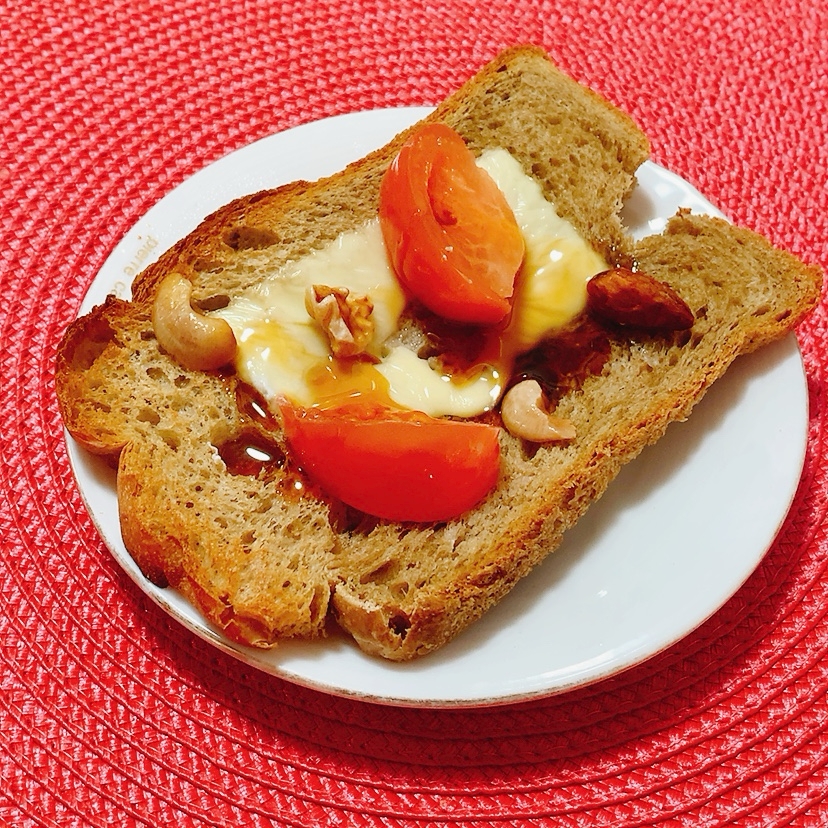 トマトナッツ♪トースト✧˖°