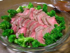 焼き色付けたらレンジで3分!簡単!ローストビーフ!