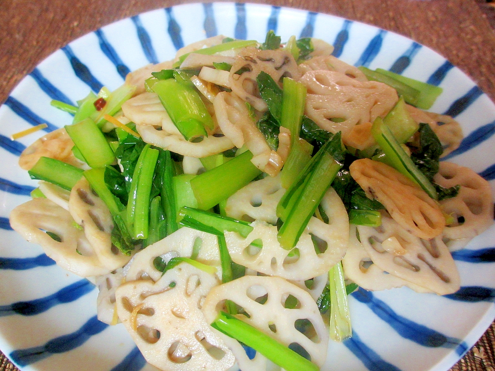 小松菜とレンコンのにんにく醤油炒め