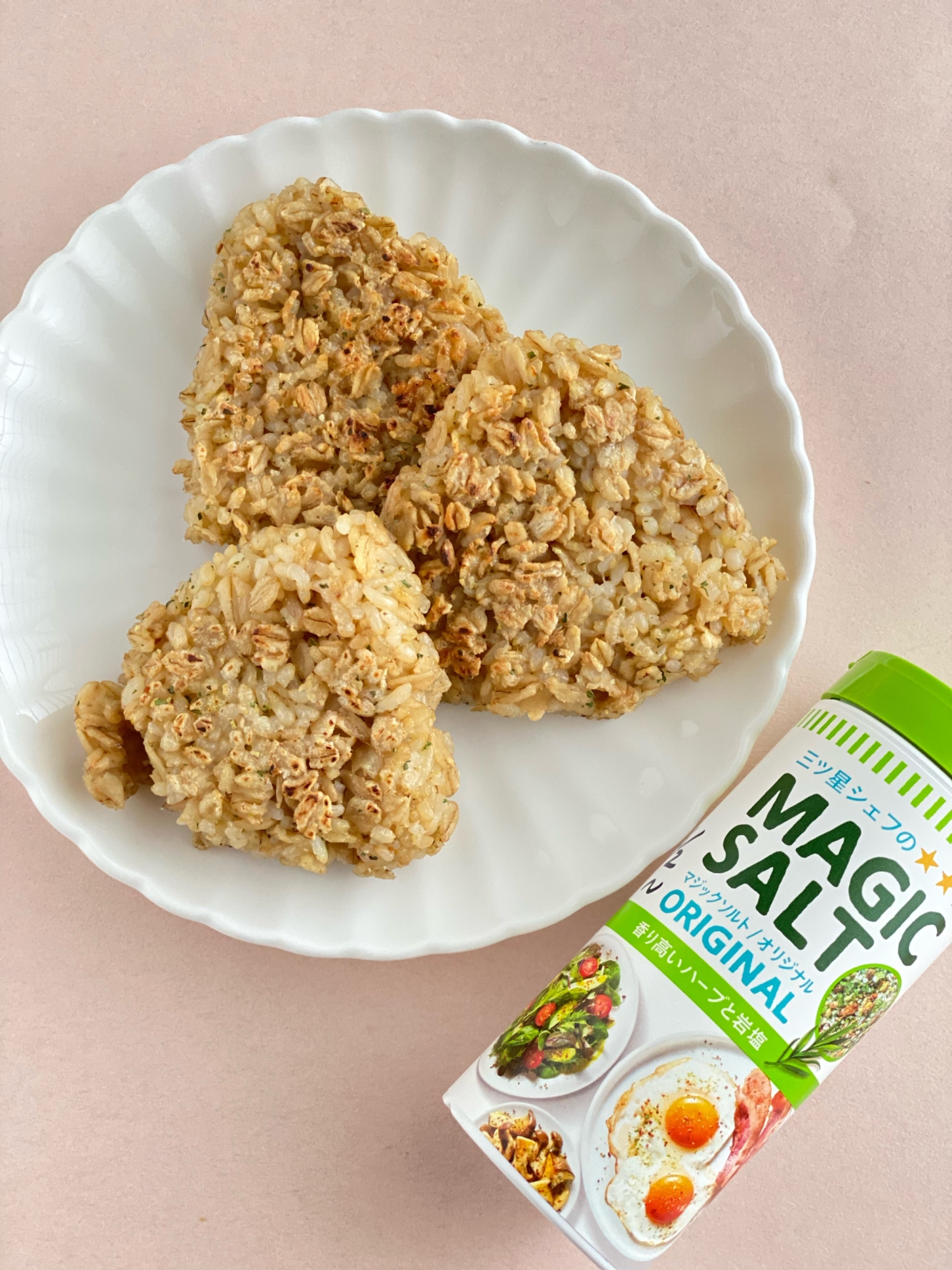 オートミールごはんと玄米の混ぜおむすび