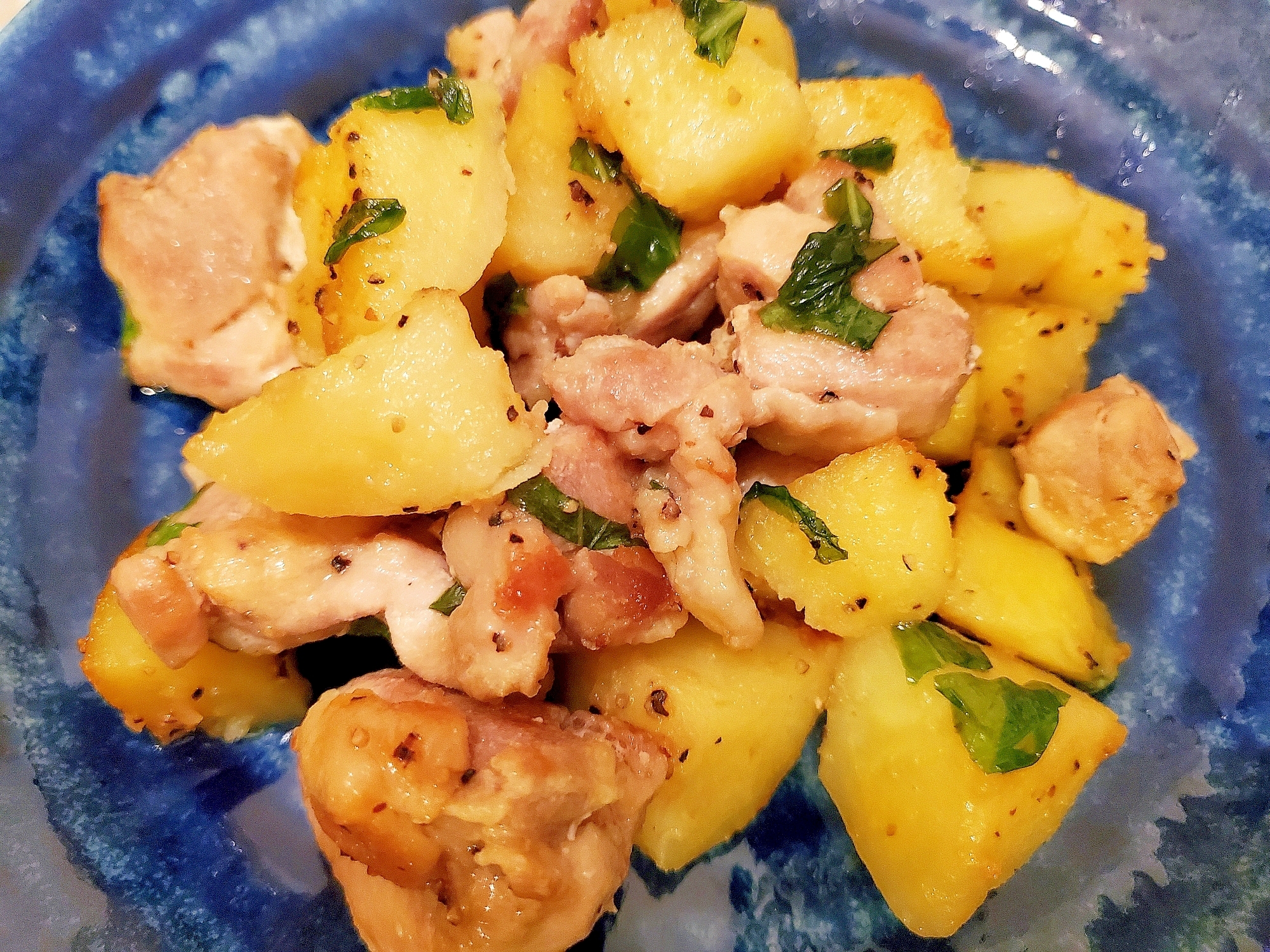 簡単 ジャガイモと鶏肉のバジル炒め レシピ 作り方 By ヨギーニ 楽天レシピ 簡単 ジャガイモと鶏肉のバジル炒め レシピ 作り方 By ヨギーニ 楽天レシピ