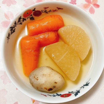 今日は、さつま揚げ・ジャガイモ・大根の煮物です！！