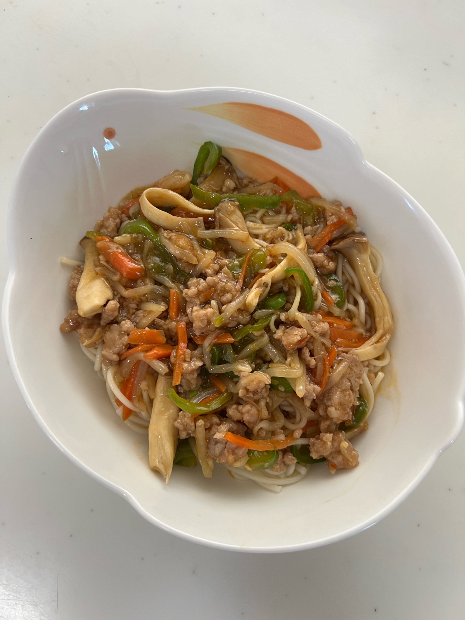 豚ひき肉とピーマンのピリ辛麺