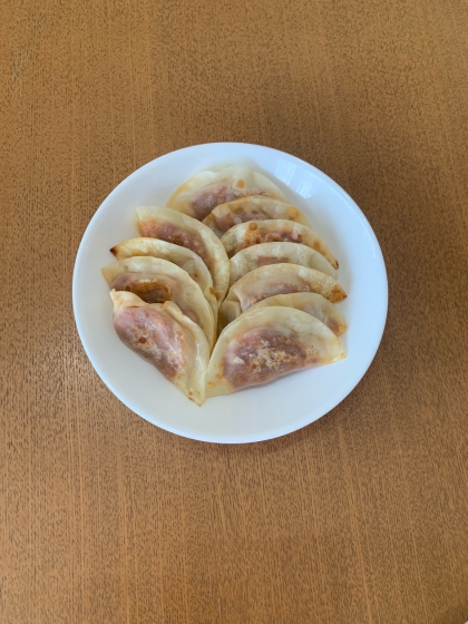 お弁当のおかず　ベーコン餃子の皮包み　♪