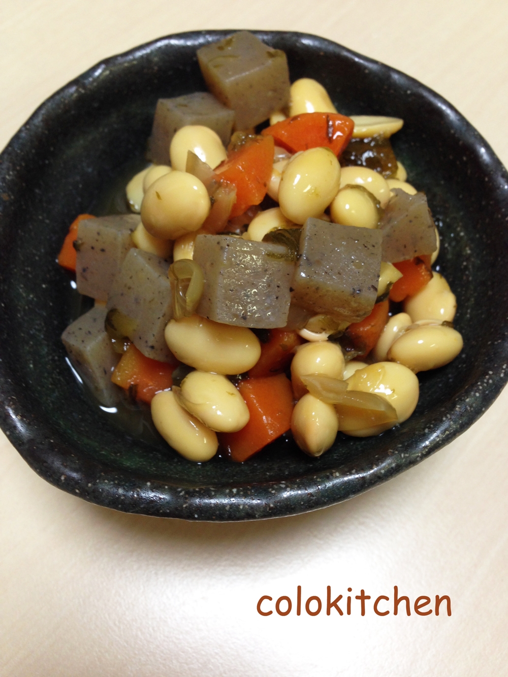 大豆とにんじんとこんにゃくの煮物