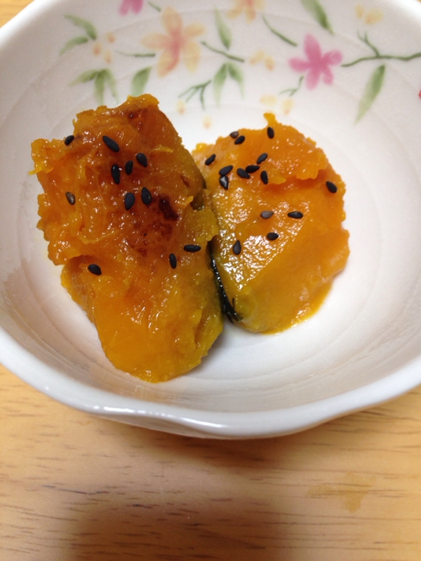 かぼちゃの麺つゆ黒ごま煮(*^^*)☆