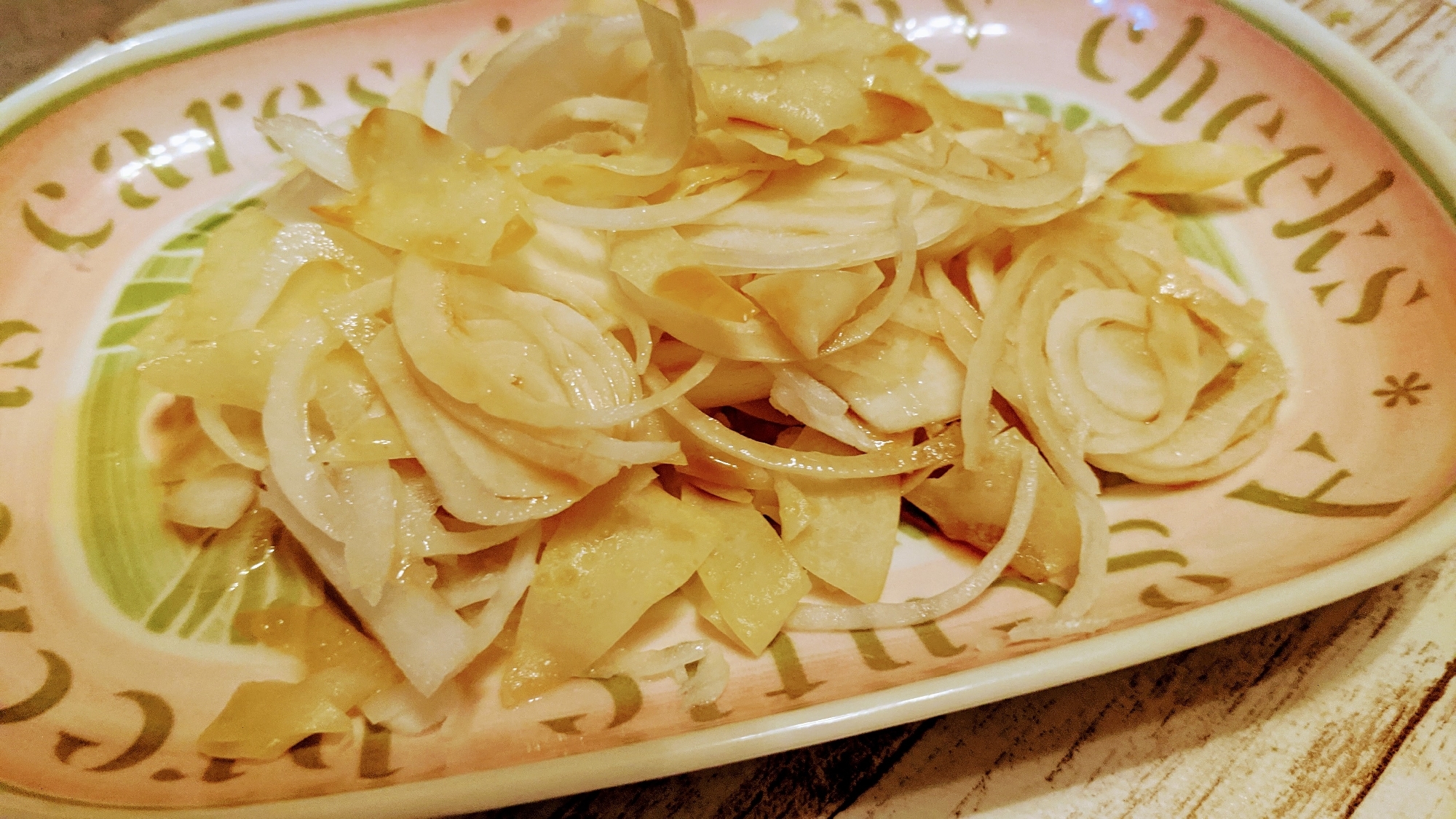 新玉ねぎと餃子チップのポン酢和え(✿^‿^)