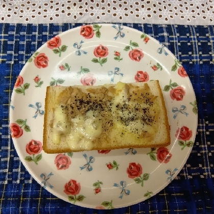 ツナ胡麻トースト