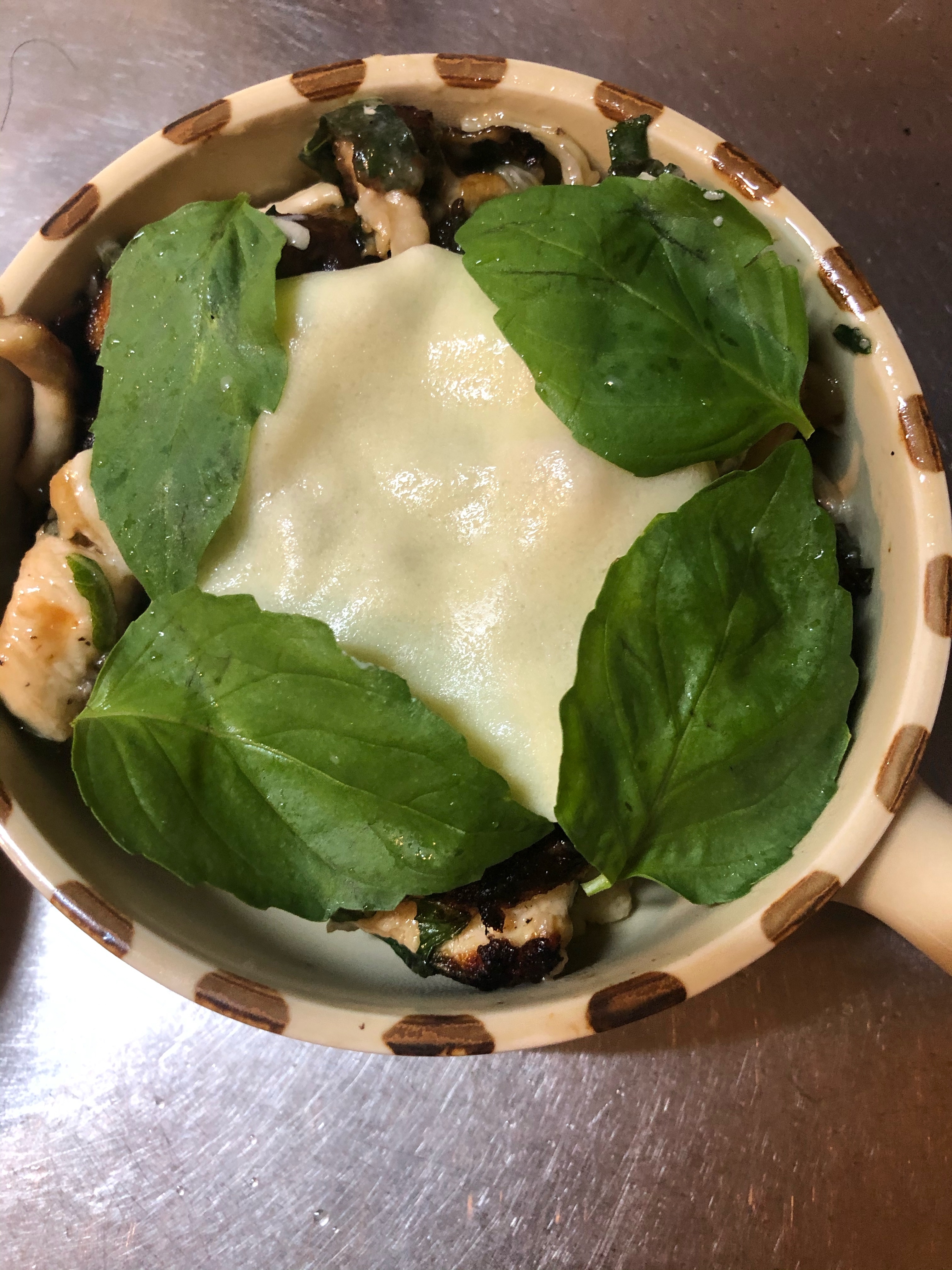 鶏胸肉と3種キノコのチーズ焼き シナモンバジル添え レシピ 作り方 By いつちやんk 楽天レシピ 鶏胸肉と3種キノコのチーズ焼き シナモンバジル添え レシピ 作り方 By いつちやんk 楽天レシピ