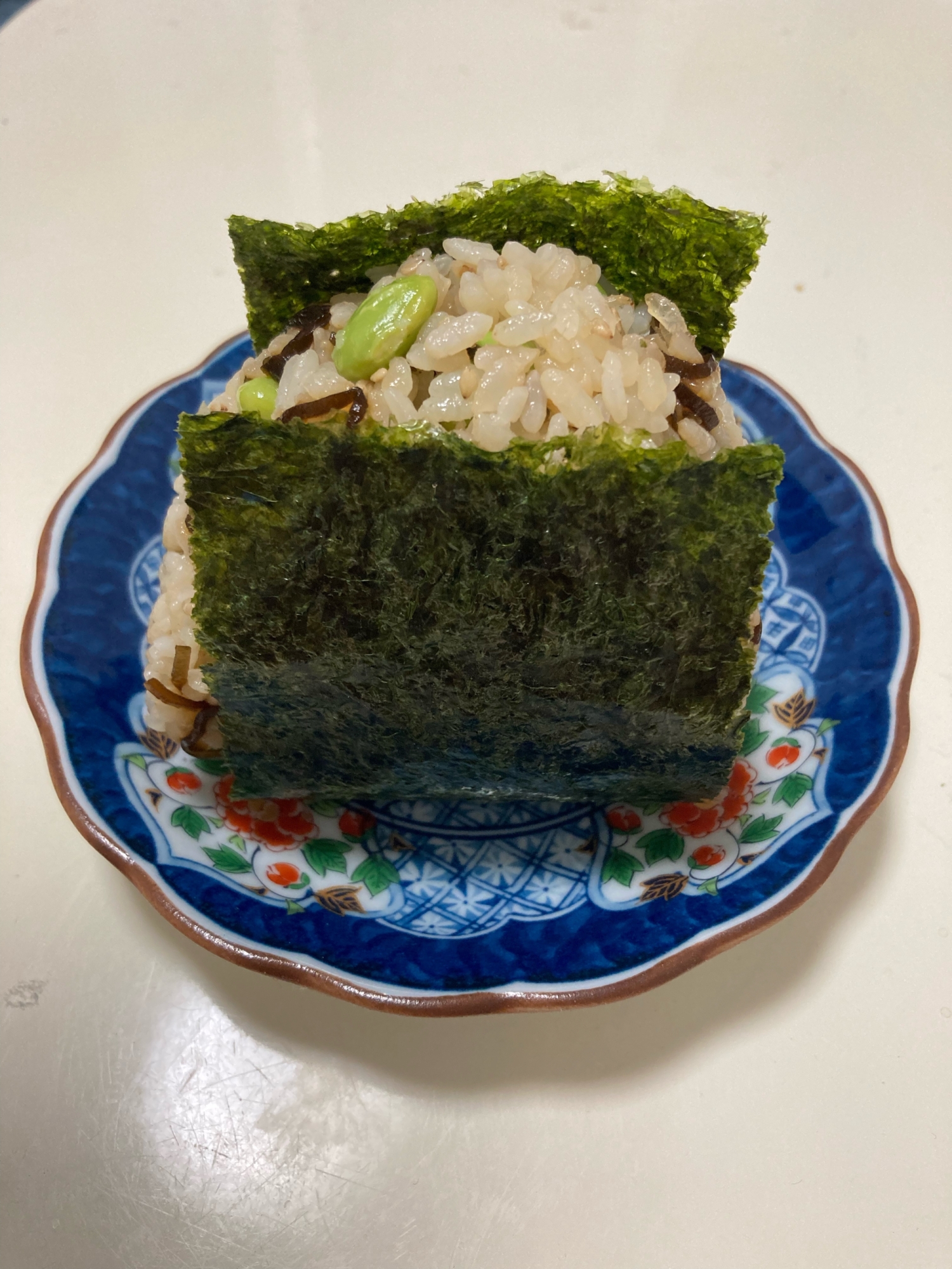 枝豆と塩昆布のおにぎり